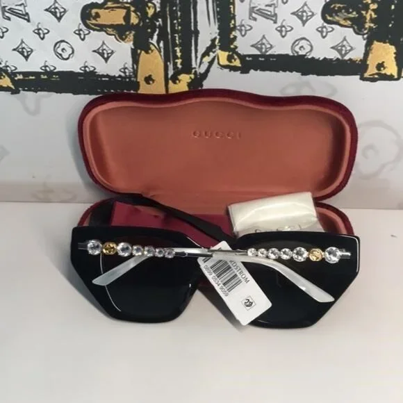 New Authentic Gucci Black Cat-Eye Sunglasses GG0641s 001 display picture 3